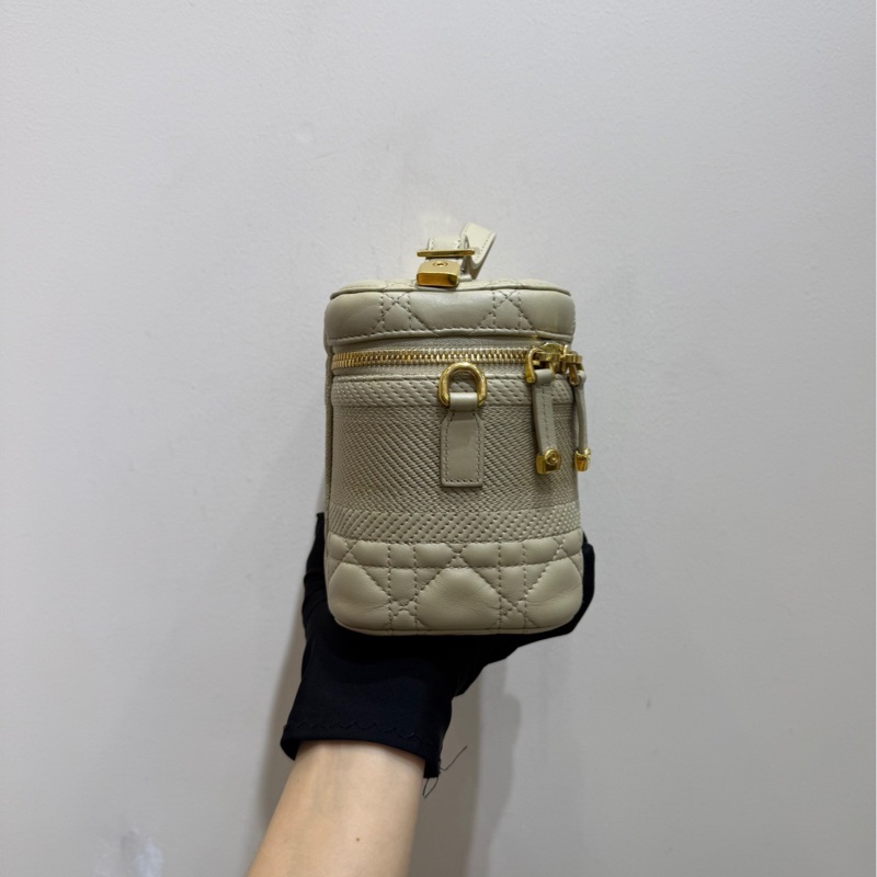 Dior vanity 奶茶色羊皮金扣盒子包化妝包小號 可手提和斜挎-5