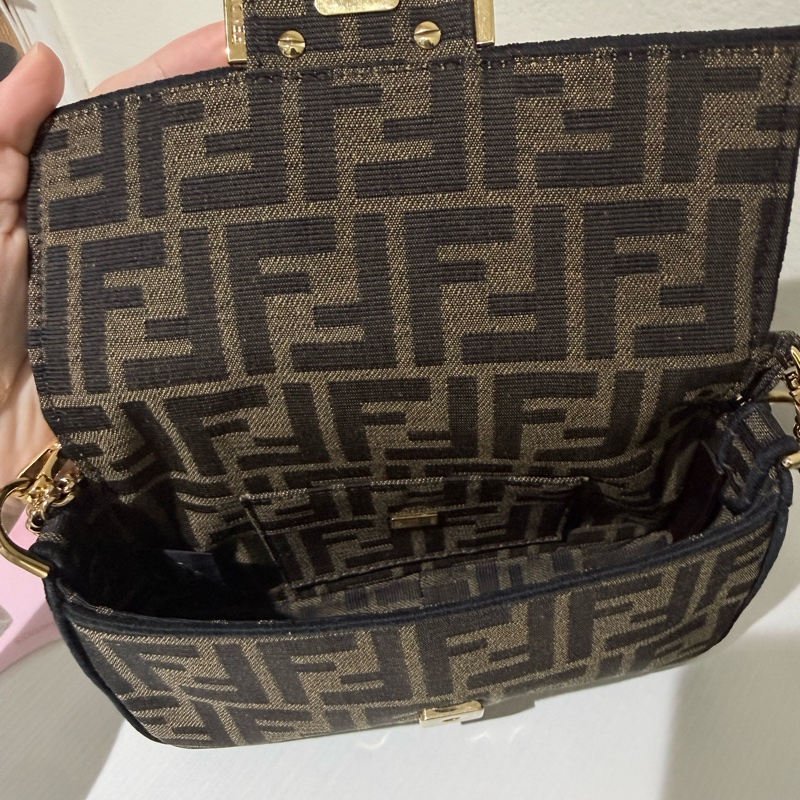 Fendi Baguette Mini經典款-10