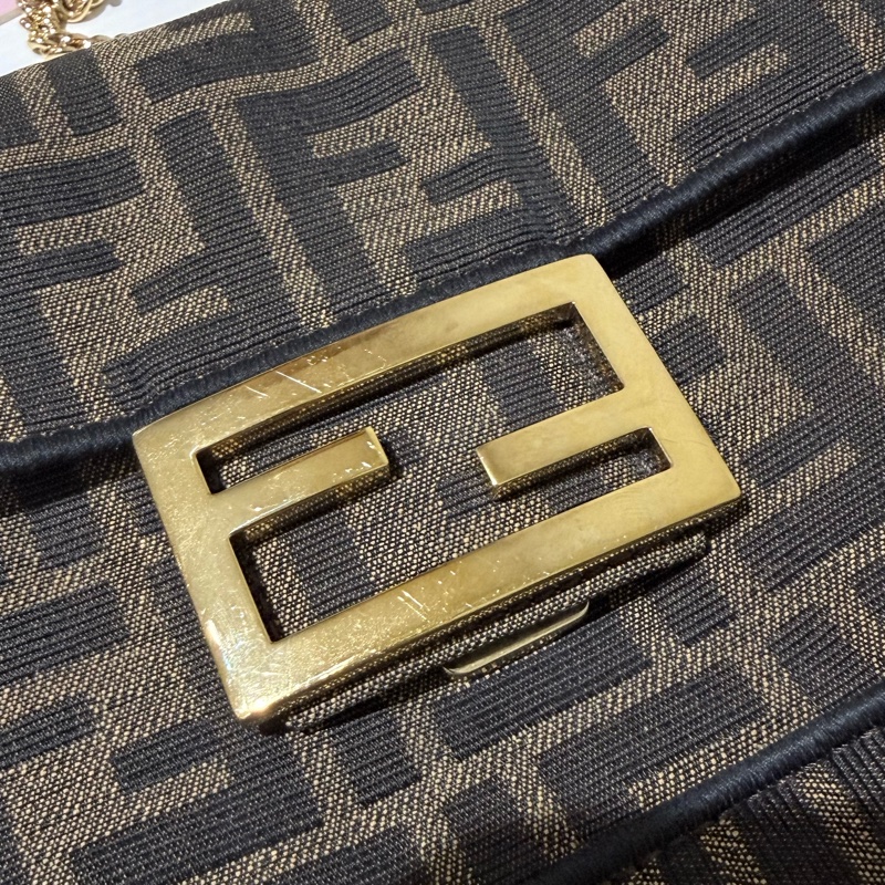 Fendi Baguette Mini經典款-11