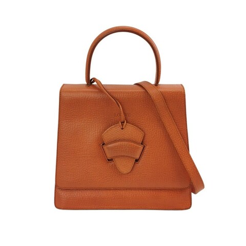 Loewe Barcelona牛皮純色三角形封扣斜挎包