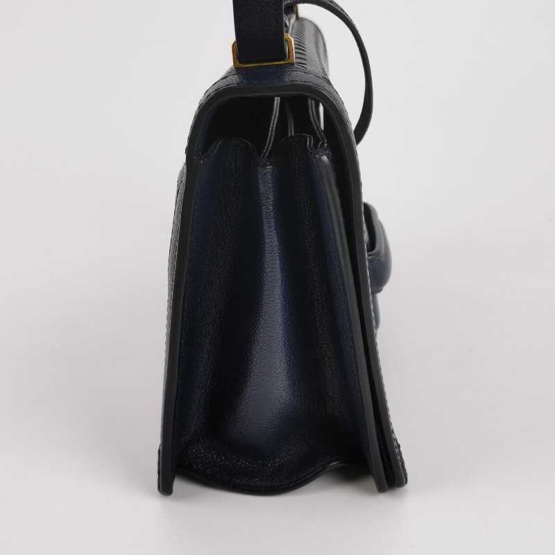 Loewe Barcelona中號羊皮純色鏤空三角形封扣斜挎包-3