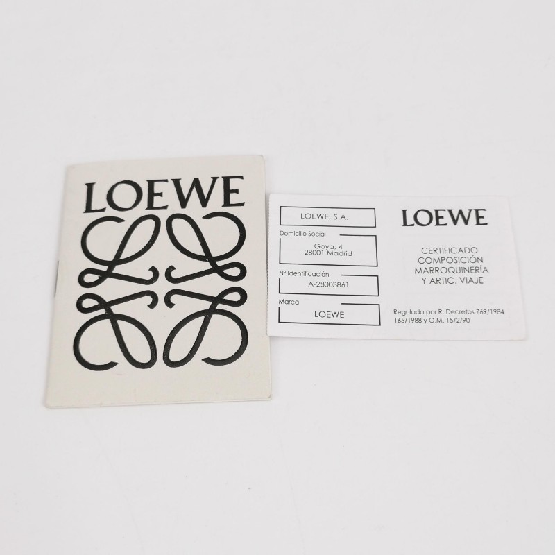 Loewe Barcelona中號羊皮純色鏤空三角形封扣斜挎包-8