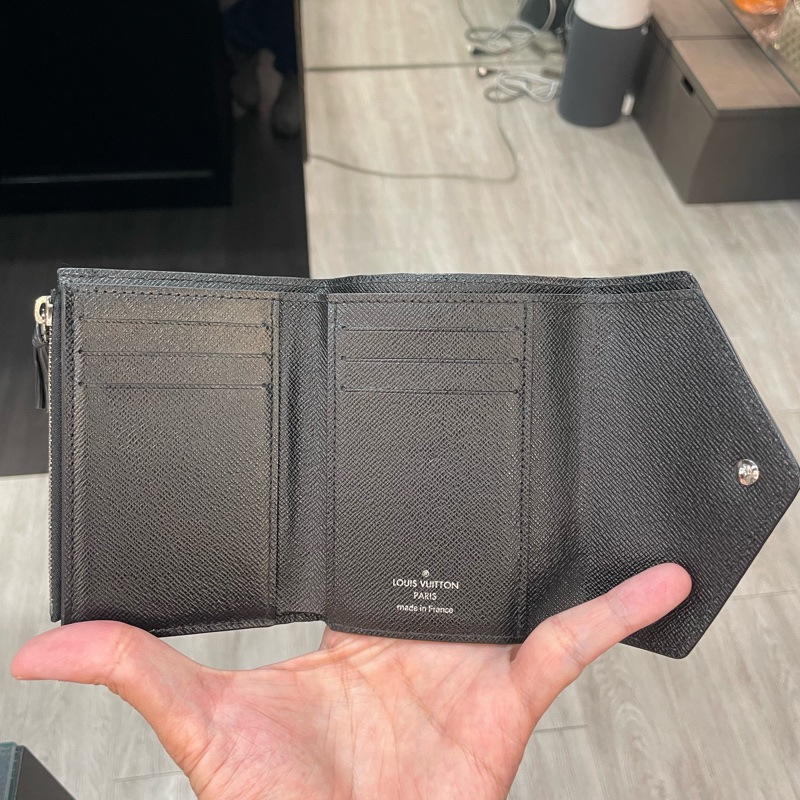 LV EPI 水波紋 信封 短夾/皮夾 M62173 87成新-20