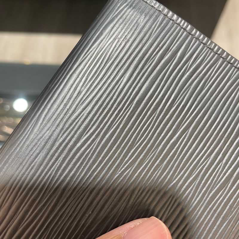 LV EPI 水波紋 信封 短夾/皮夾 M62173 87成新-22