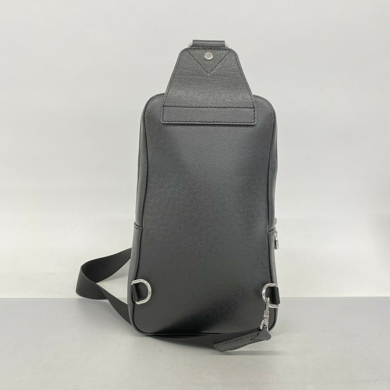 Louis Vuitton Taiga Avenue 男士斜背包(黑色)(M30443)-9