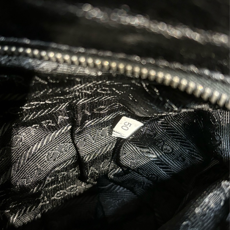 🏷️ Prada 肩背包-18