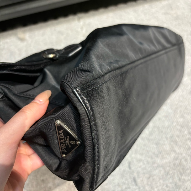 🏷️ Prada 肩背包-24
