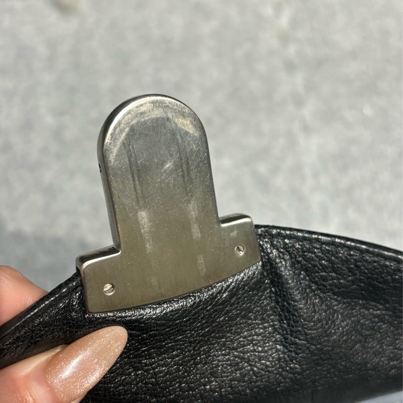 🏷️ Prada 肩背包-27