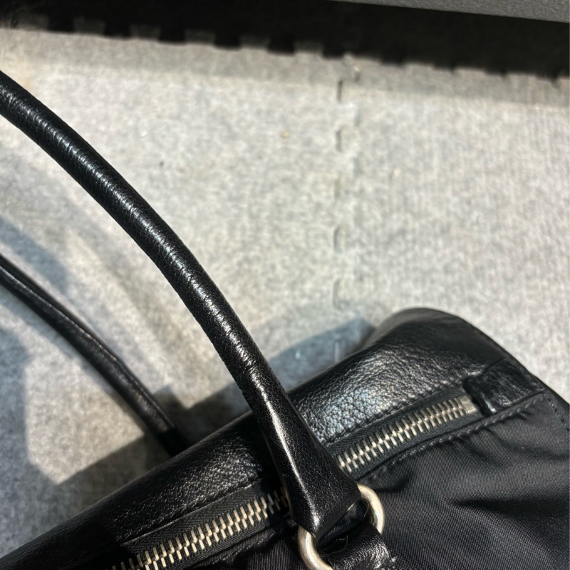 🏷️ Prada 肩背包-10