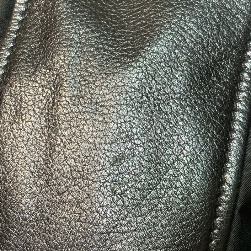 🏷️ Prada 肩背包-29