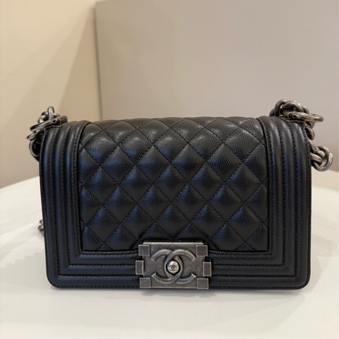 （極新美品）Chanel香奈兒 boy20經典黑銀魚子牛皮
