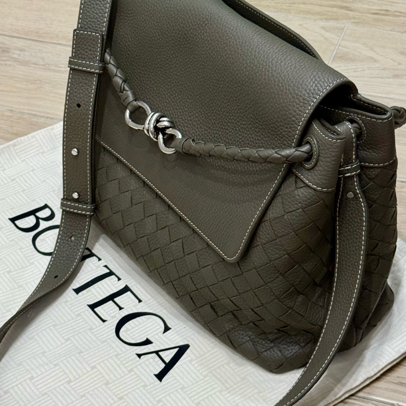 Bottega Veneta 柏樹綠 Andiamo Messenger-2