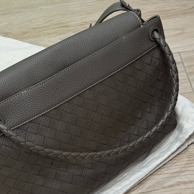 Bottega Veneta 柏樹綠 Andiamo Messenger-3