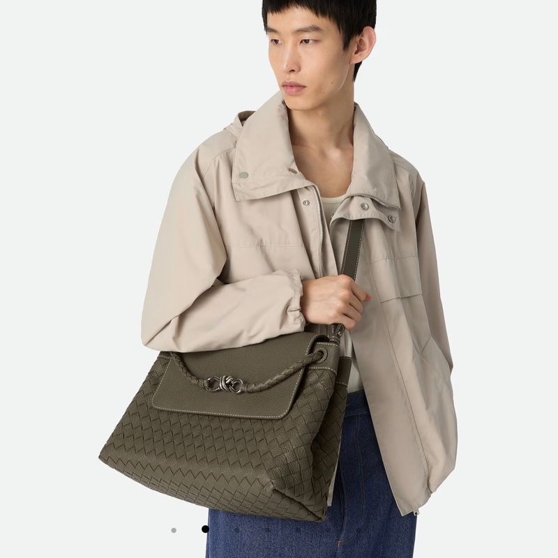 Bottega Veneta 柏樹綠 Andiamo Messenger-8