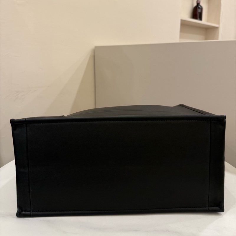 (全新)Dior 大型全黑皮革托特包totebook-2