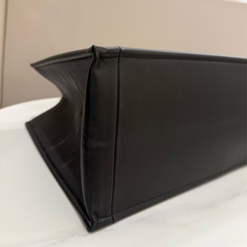 (全新)Dior 大型全黑皮革托特包totebook-3