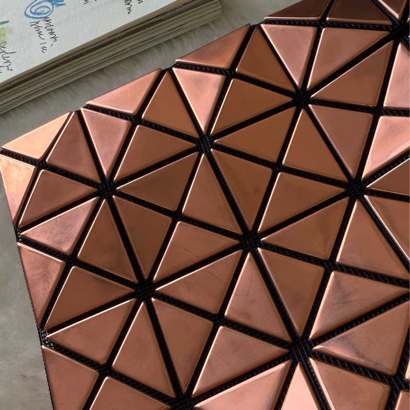 Bao Bao 7X7 亮面金屬色手提包(古銅橘)-9