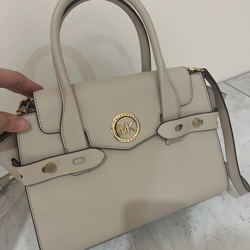 Michael Kors 皮革米灰色 肩背及側背包 9成新 除了背帶背面那有些使用痕跡外-0