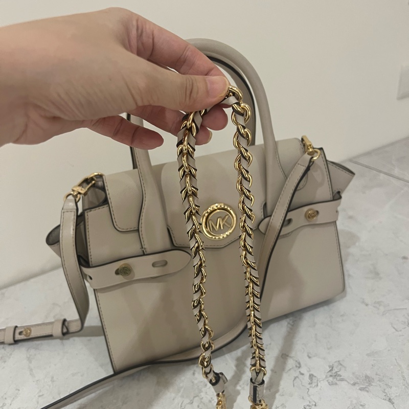 Michael Kors 皮革米灰色 肩背及側背包 9成新 除了背帶背面那有些使用痕跡外-16
