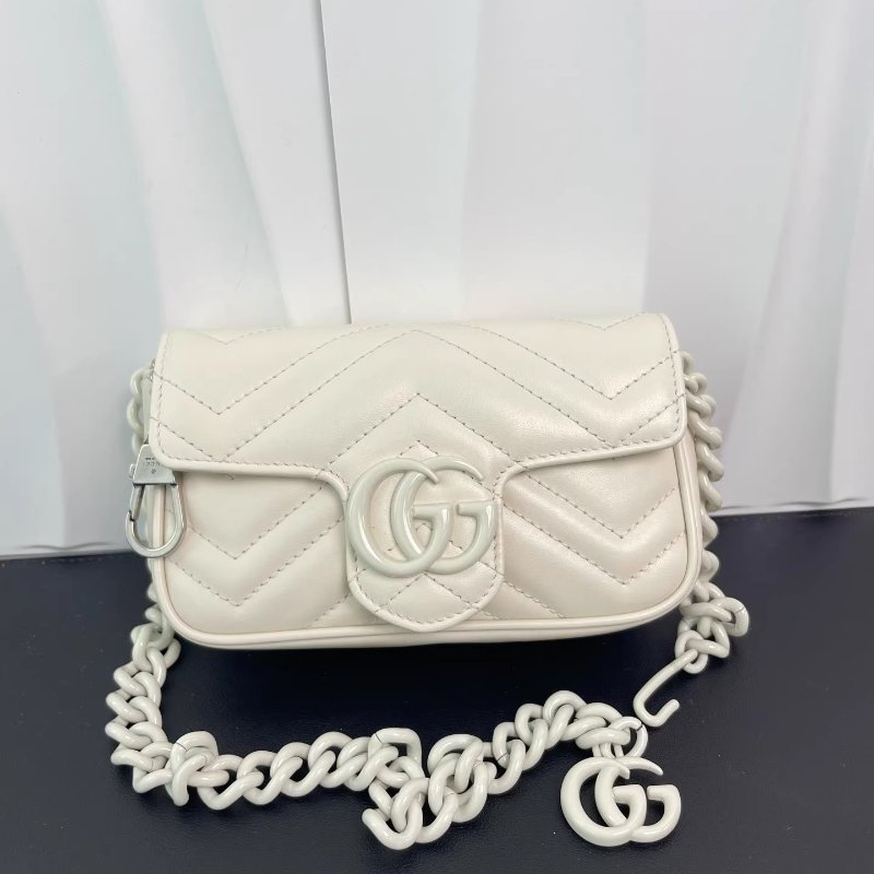 Gucci/古馳 mini marmont 白色V型書籤縫皮革 新款白色陶瓷鏈條龍蝦扣 單肩斜挎包 上身超造型尺寸:16.5*9*5CM 配件:鏈條龍蝦扣-0
