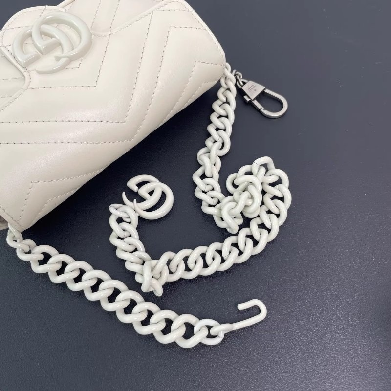 Gucci/古馳 mini marmont 白色V型書籤縫皮革 新款白色陶瓷鏈條龍蝦扣 單肩斜挎包 上身超造型尺寸:16.5*9*5CM 配件:鏈條龍蝦扣-6