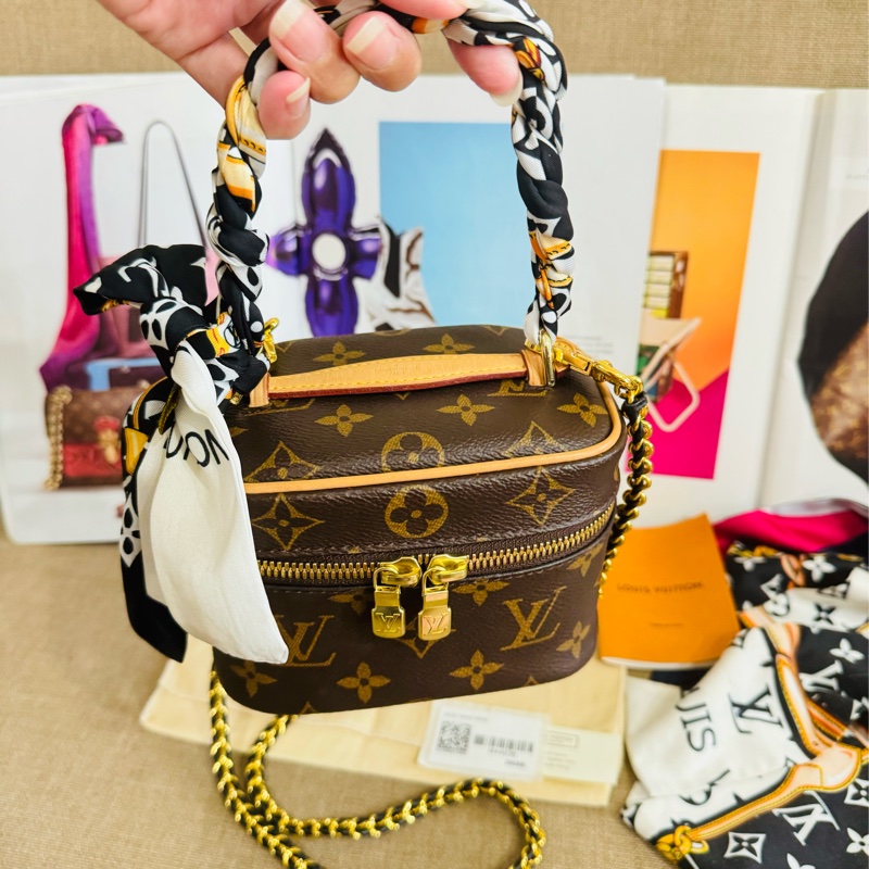 ✨售 二手真品 LV M44936 經典Monogram帆布 NICE NANO拉鍊迷你化妝箱-17