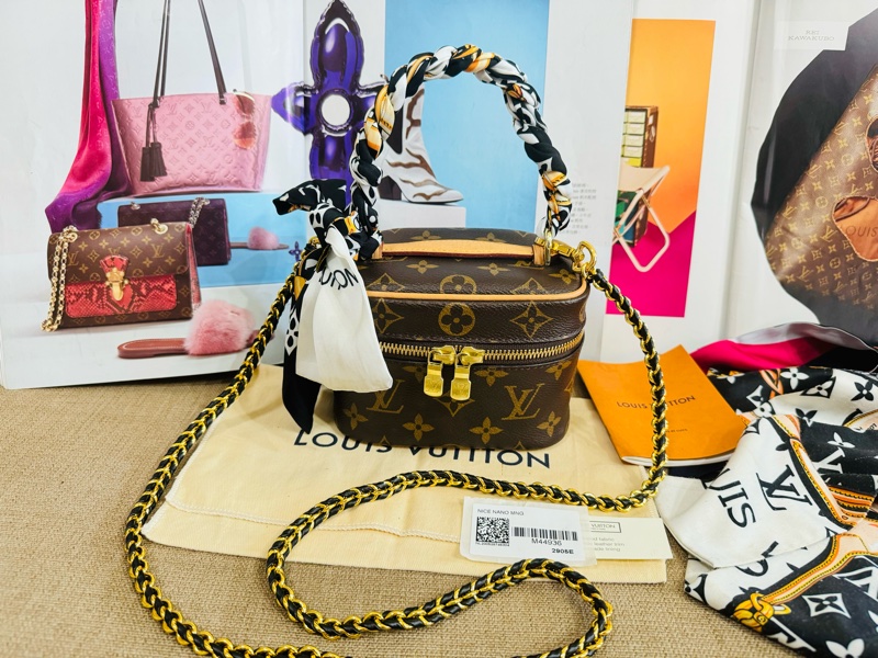 ✨售 二手真品 LV M44936 經典Monogram帆布 NICE NANO拉鍊迷你化妝箱-19