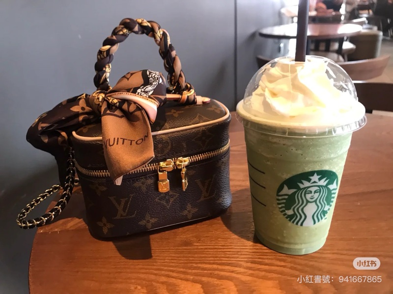 ✨售 二手真品 LV M44936 經典Monogram帆布 NICE NANO拉鍊迷你化妝箱-25
