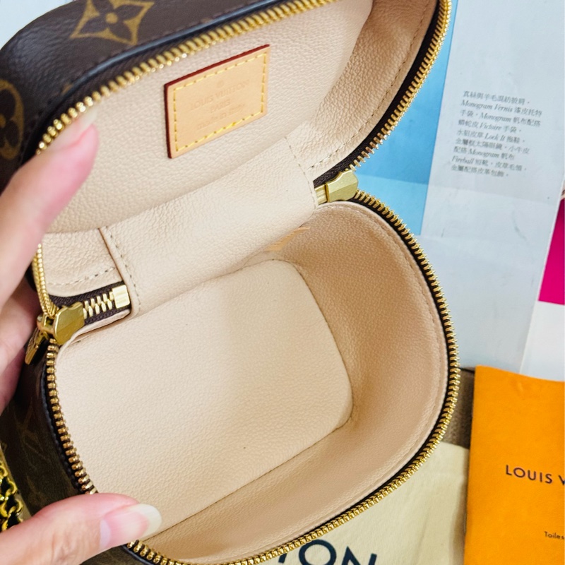 ✨售 二手真品 LV M44936 經典Monogram帆布 NICE NANO拉鍊迷你化妝箱-31