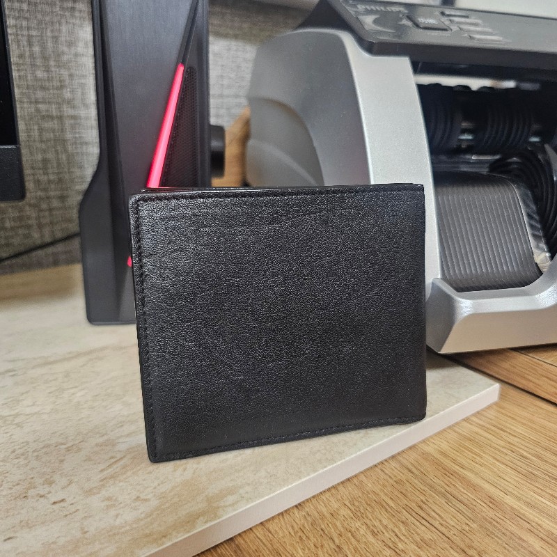 [ 超甜出清價❣️單純不想留] YSL黑釦對開短夾-1