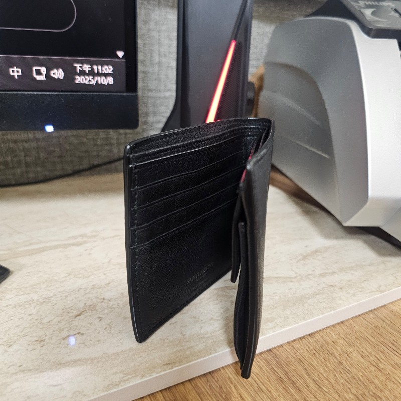 [ 超甜出清價❣️單純不想留] YSL黑釦對開短夾-4