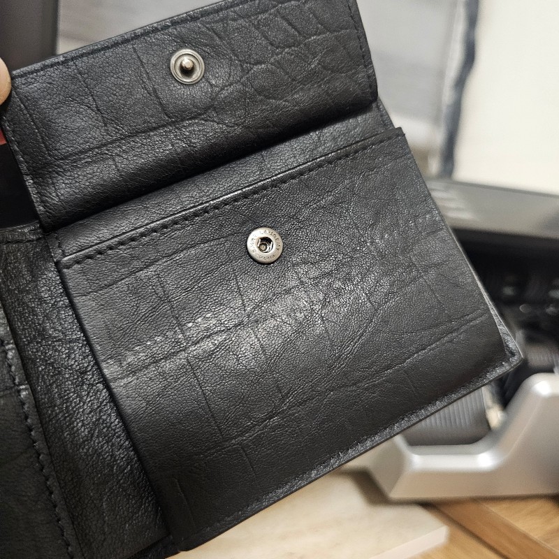 [ 超甜出清價❣️單純不想留] YSL黑釦對開短夾-6