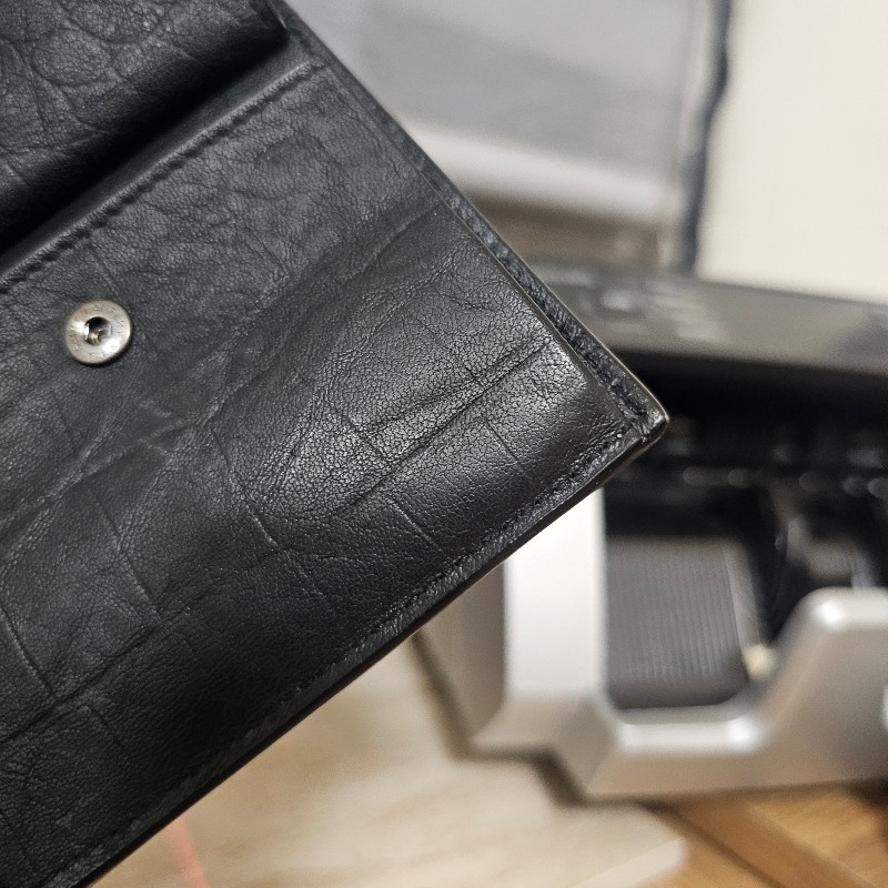 [ 超甜出清價❣️單純不想留] YSL黑釦對開短夾-16