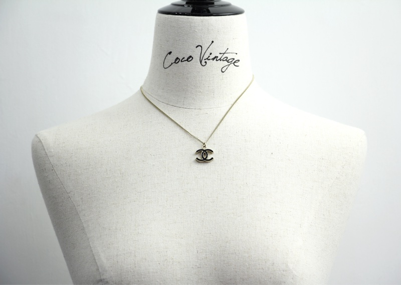 Chanel Vintage 07V 琺瑯經典黑色CC淡金頸鏈-0