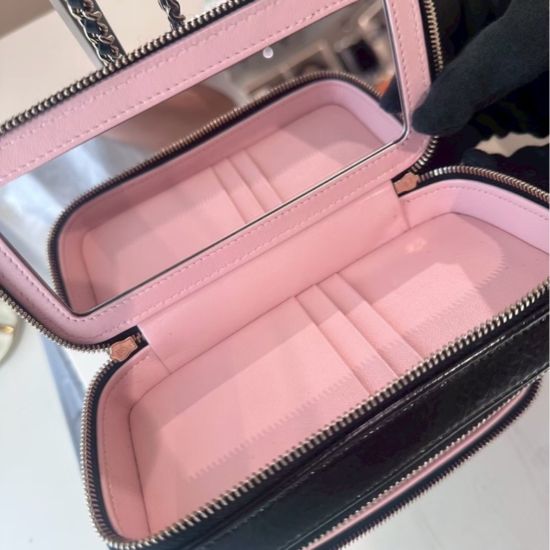 CHANEL 黑色漆皮雙層化妝箱包 芯片款-5