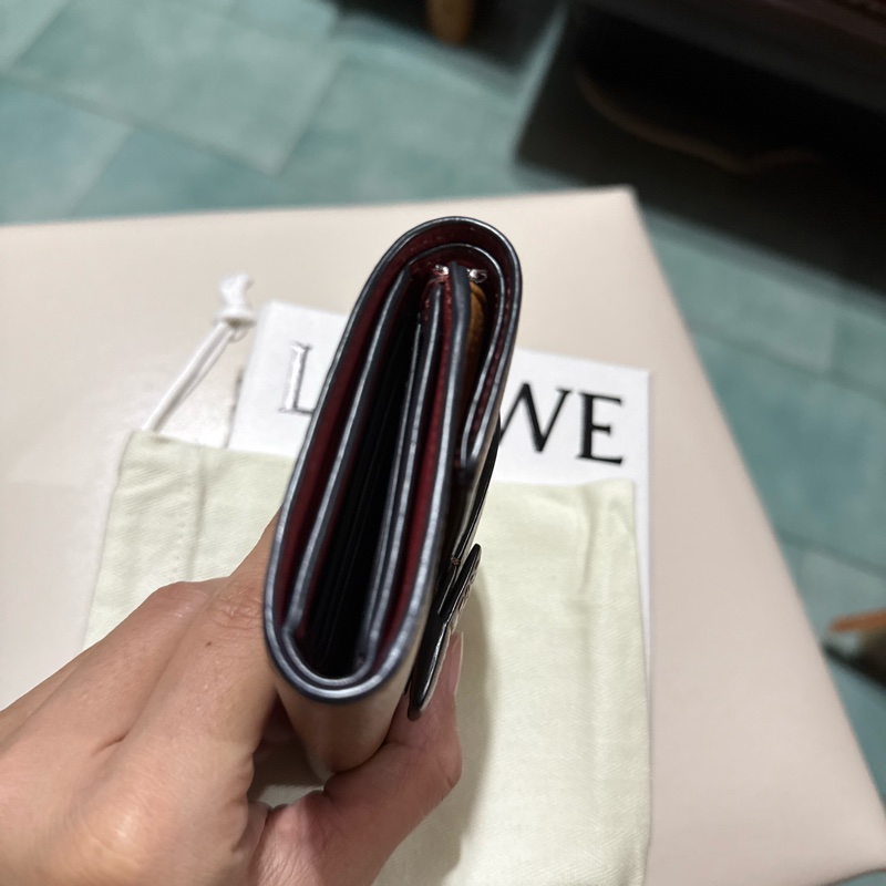 LOEWE羅威 三折皮夾 Small vertical wallet in soft grained calfskin-7