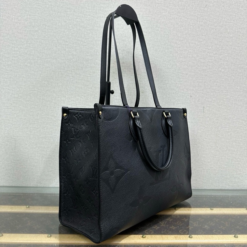 原價11w+🫣Lv黑金壓紋全皮onthego手提單肩托特包-6