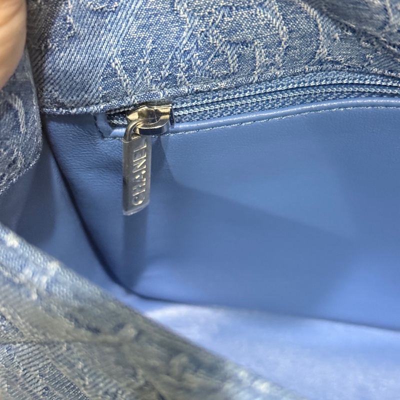 很新!三折割愛✨最棒尺寸☺️專櫃36萬!!CHANEL CF23香奈兒牛仔山茶花 愛心調節扣 經典口蓋包 斜背包 肩背包-42