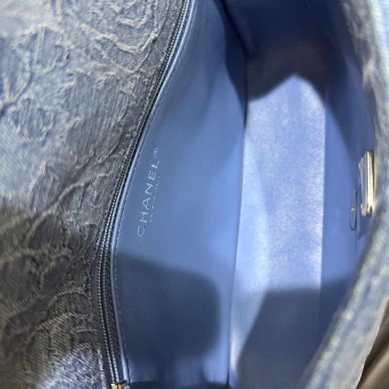 很新!三折割愛✨最棒尺寸☺️專櫃36萬!!CHANEL CF23香奈兒牛仔山茶花 愛心調節扣 經典口蓋包 斜背包 肩背包-44