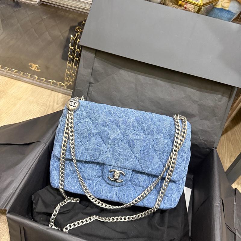 很新!三折割愛✨最棒尺寸☺️專櫃36萬!!CHANEL CF23香奈兒牛仔山茶花 愛心調節扣 經典口蓋包 斜背包 肩背包-56