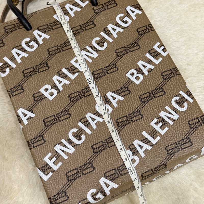 95新✨BALENCIAGA巴黎世家 斜背包 很輕 長夾可放  大手機可放-3