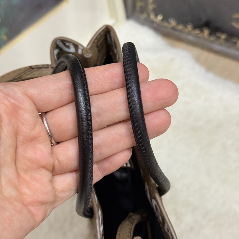 95新✨BALENCIAGA巴黎世家 斜背包 很輕 長夾可放  大手機可放-15
