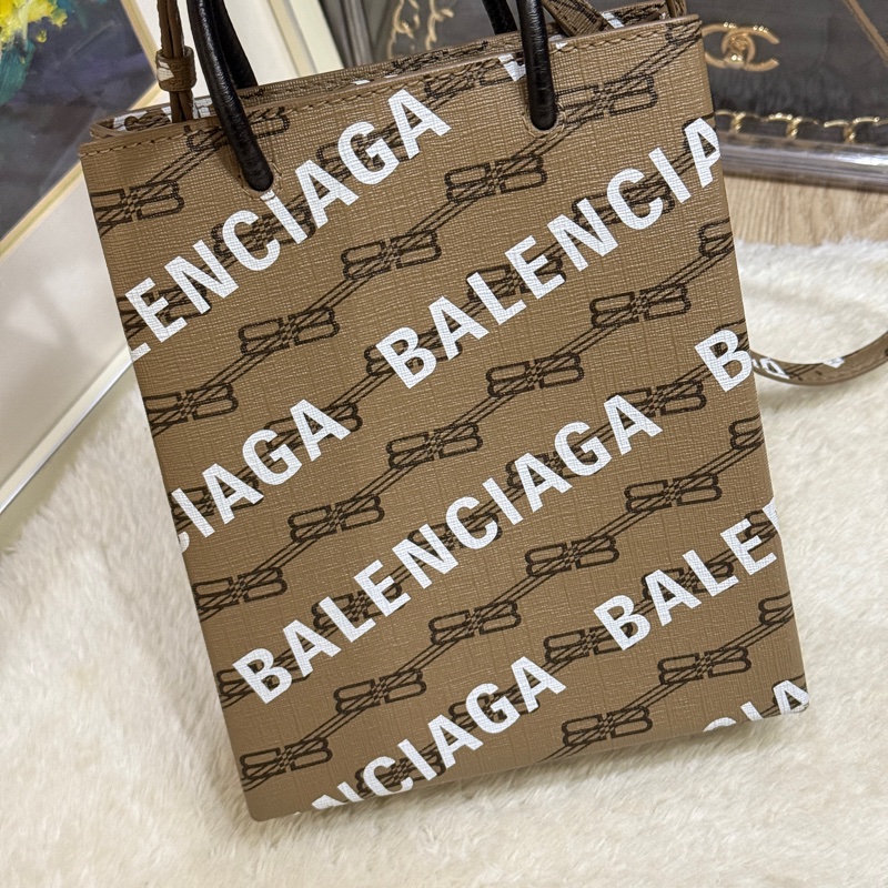 95新✨BALENCIAGA巴黎世家 斜背包 很輕 長夾可放  大手機可放-19