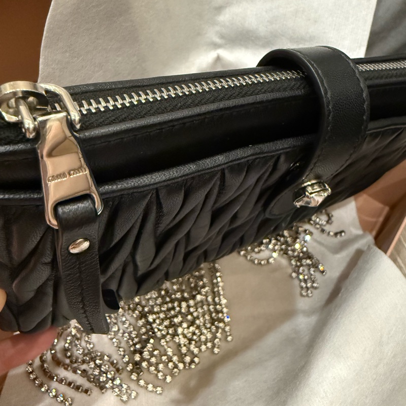 miu miu 全新 水鑽流蘇包-1