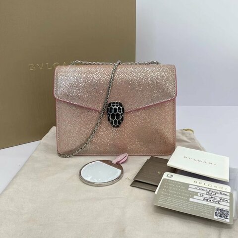 BVLGARI 粉色珍珠魚皮蛇頭斜背鏈條包 20*15*4  99新配件盒子塵袋鏡子
