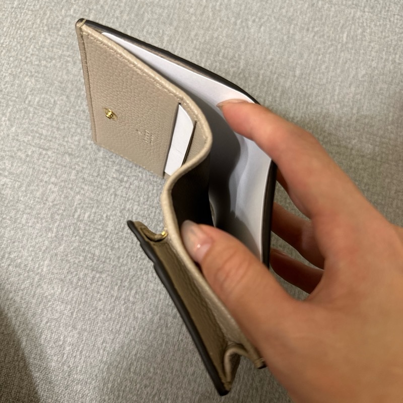 GUCCI 奶茶白老花短夾-3