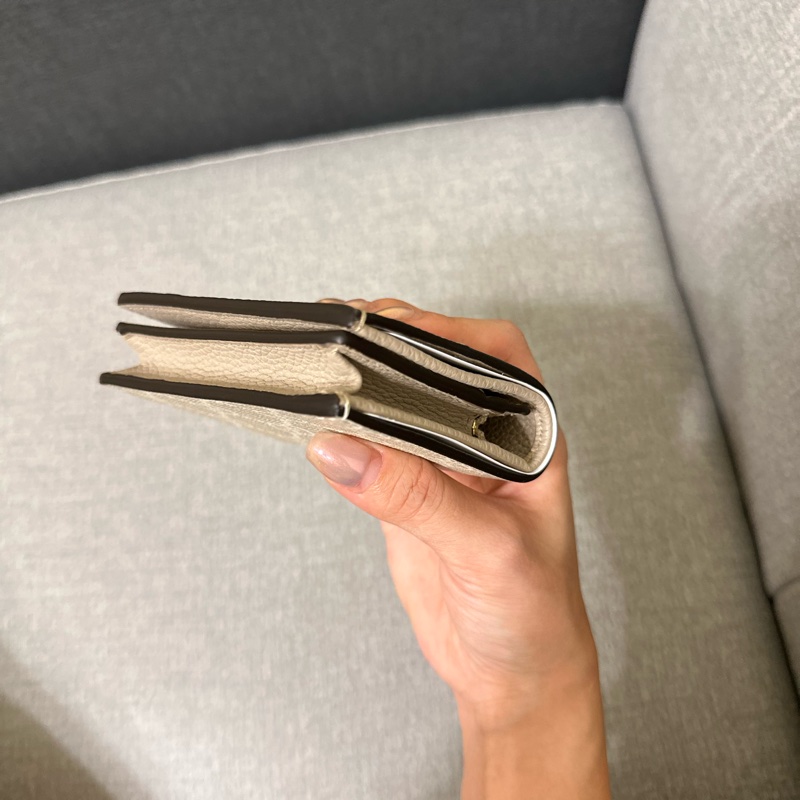 GUCCI 奶茶白老花短夾-7