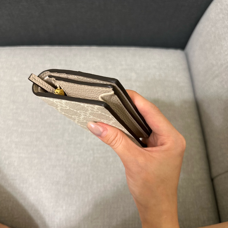 GUCCI 奶茶白老花短夾-8