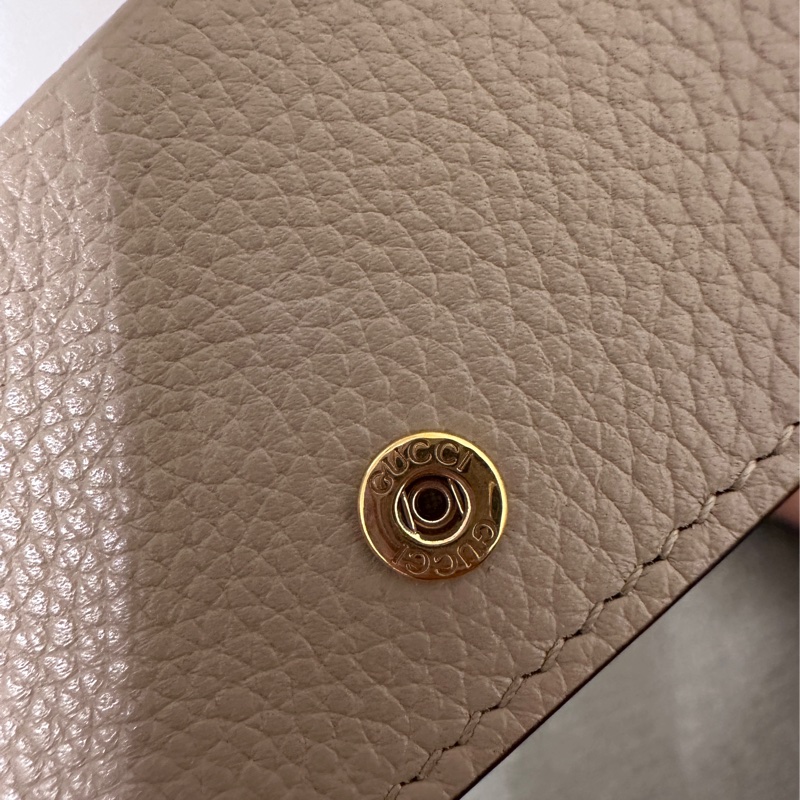 GUCCI 奶茶白老花短夾-15