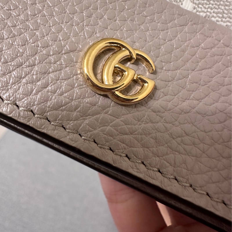 GUCCI 奶茶白老花短夾-17